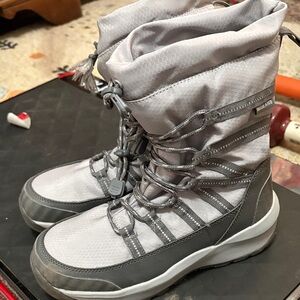 Lands' End Light Gray Insulated Winter Boots